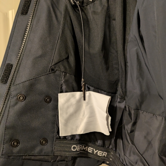 Obermeyer Women's Black Winter/Ski Jacket with Detachable Faux Fur Hood - Picture 10 of 16